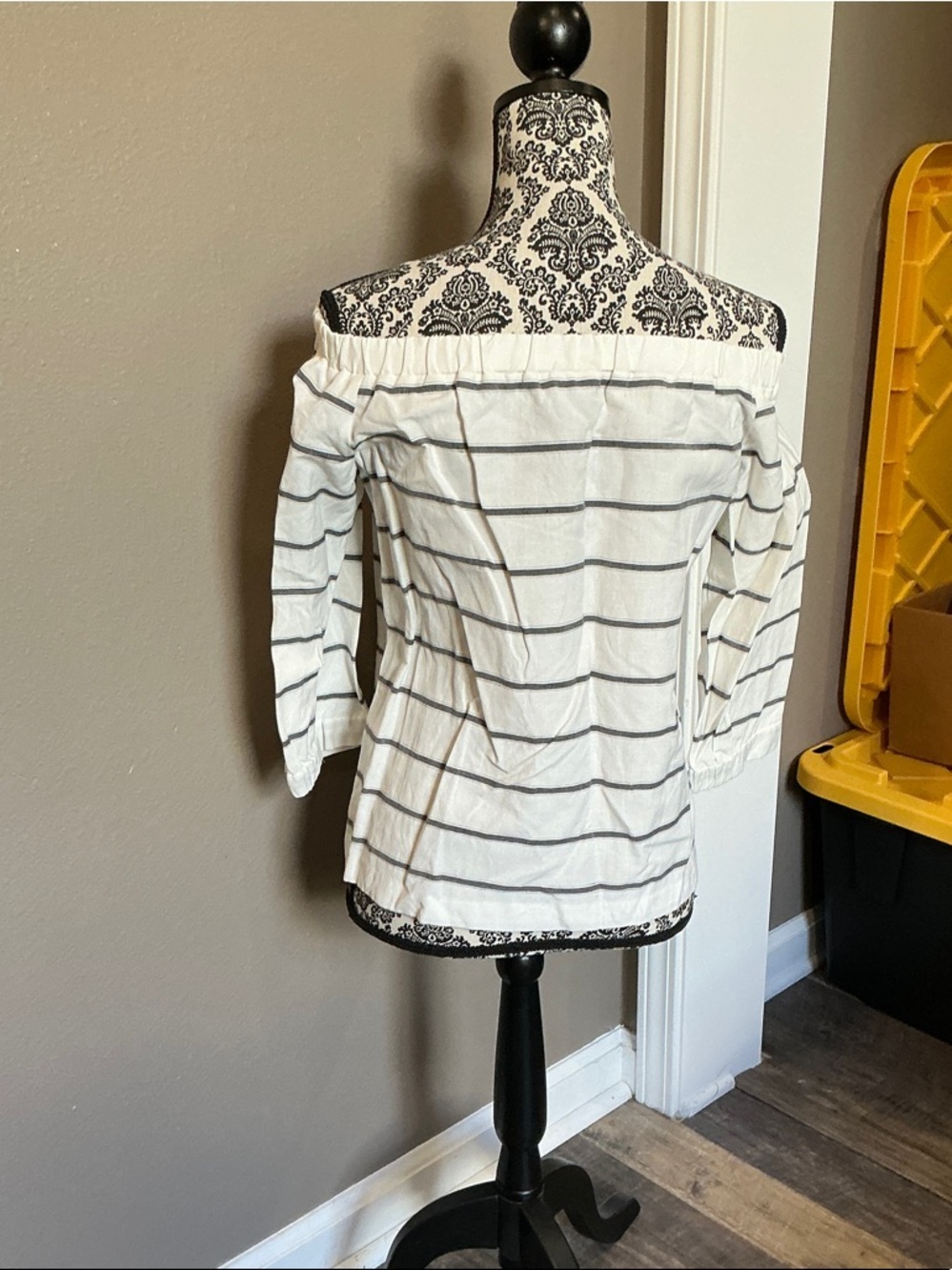 W by Worth White Off-Shoulder Tunic with Gray Stripes Size 4 - Picture 3 of 6